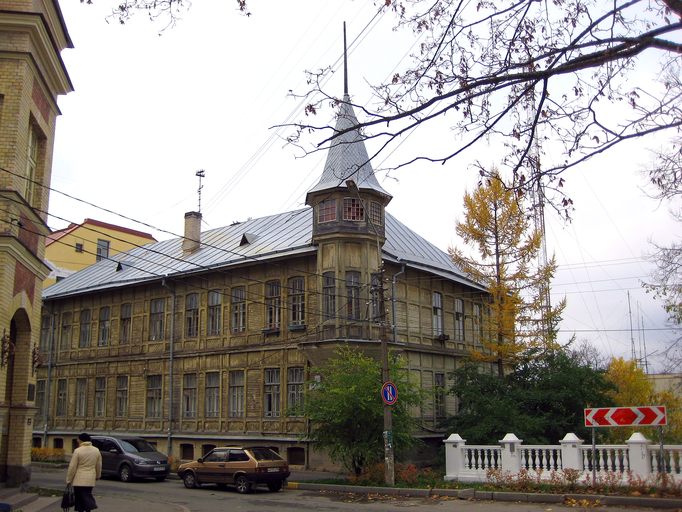 Дом Волкова (Ломоносов)