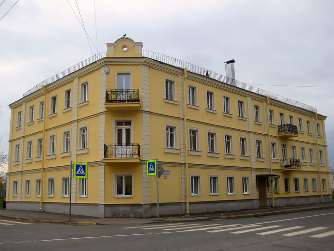 Жилой дом (Ломоносов)